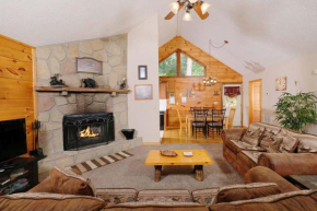 Ultra Relaxing 2BR HOT TUB Pool Table FREE Attraction Tickets